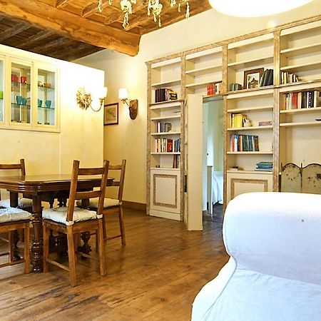 Charming Trastevere Apartment โรม ภายนอก รูปภาพ