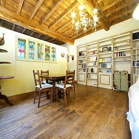 Charming Trastevere Apartment โรม ภายนอก รูปภาพ