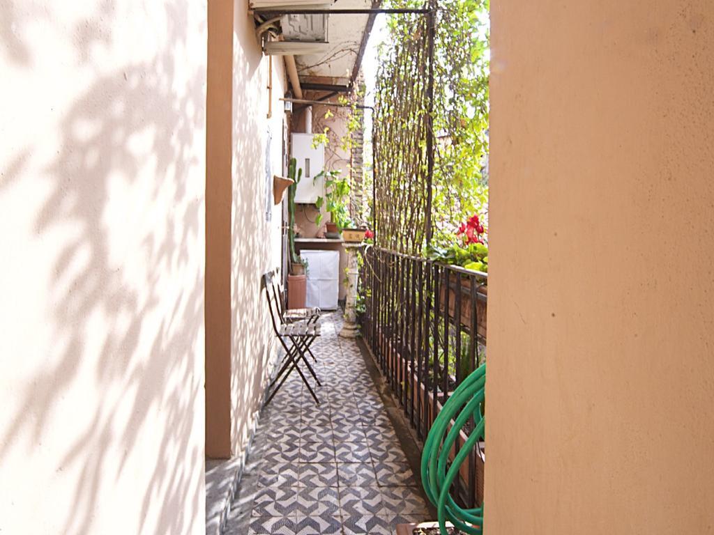 Charming Trastevere Apartment โรม ภายนอก รูปภาพ