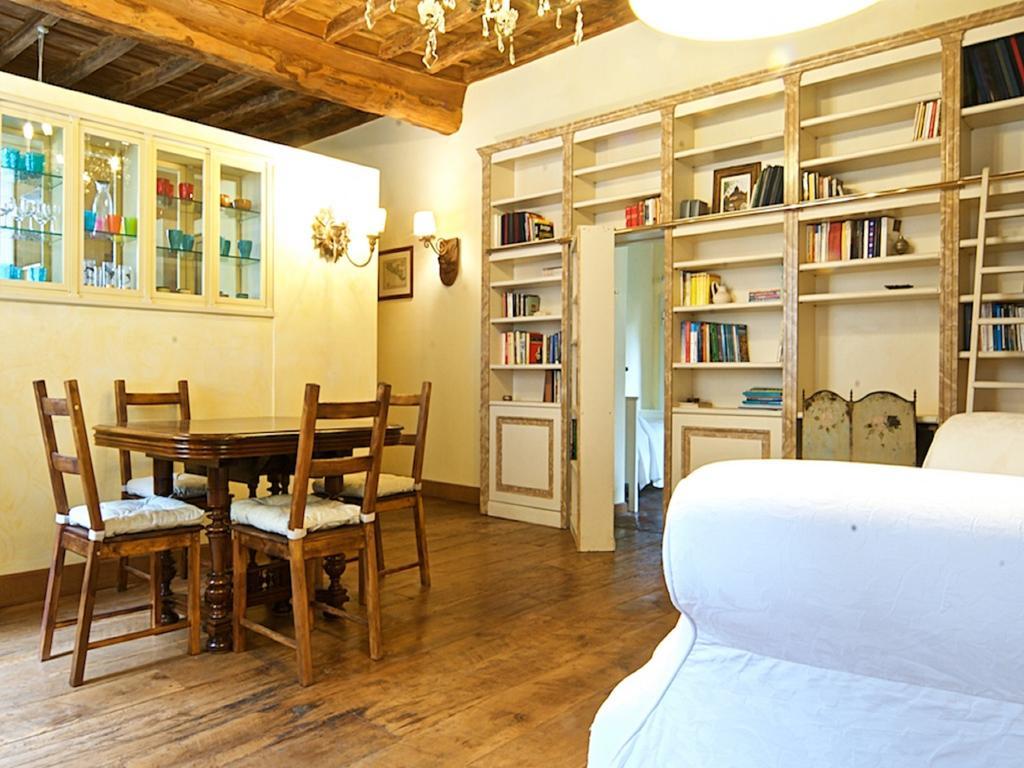 Charming Trastevere Apartment โรม ภายนอก รูปภาพ