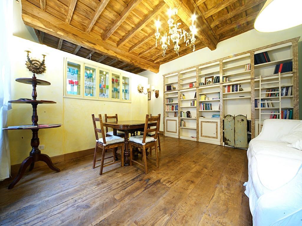 Charming Trastevere Apartment โรม ภายนอก รูปภาพ