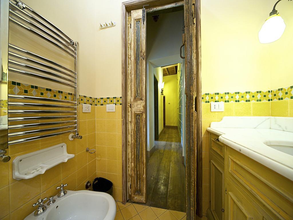 Charming Trastevere Apartment โรม ภายนอก รูปภาพ